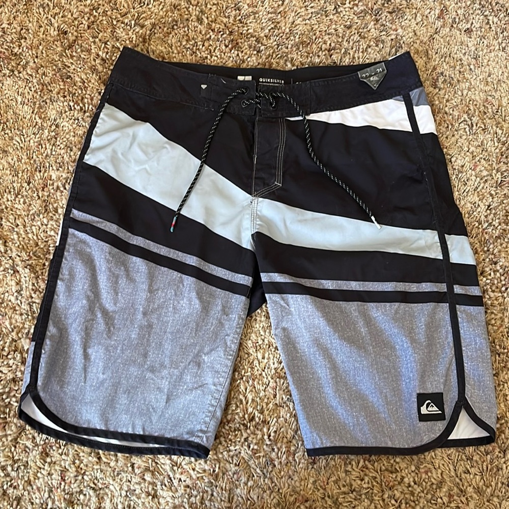 NEW QuickSilver board shorts